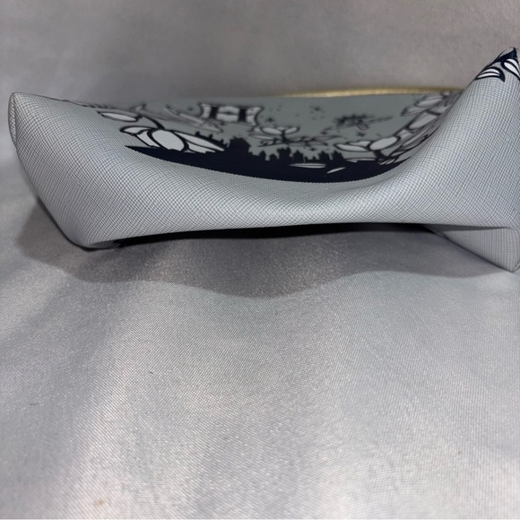 Harry Potter Quiddutch Graphic Zip Cosmetic Case - Picture 6 of 7